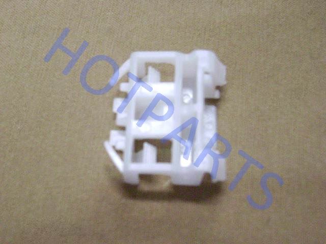 картинка ПИСТОН КРЕПЛЕНИЯ ДЕКОРАТИВНОЙ НАКЛАДКИ КРЫШИ БЕЛЫЙ  HOVER  5501102-K00-J