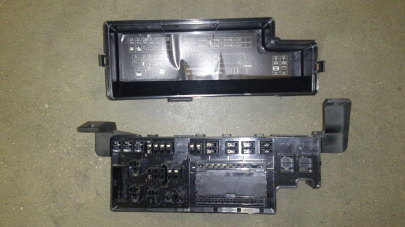 картинка БЛОК ПРЕДОХРАНИТЕЛЕЙ SIMBO  AA37610125